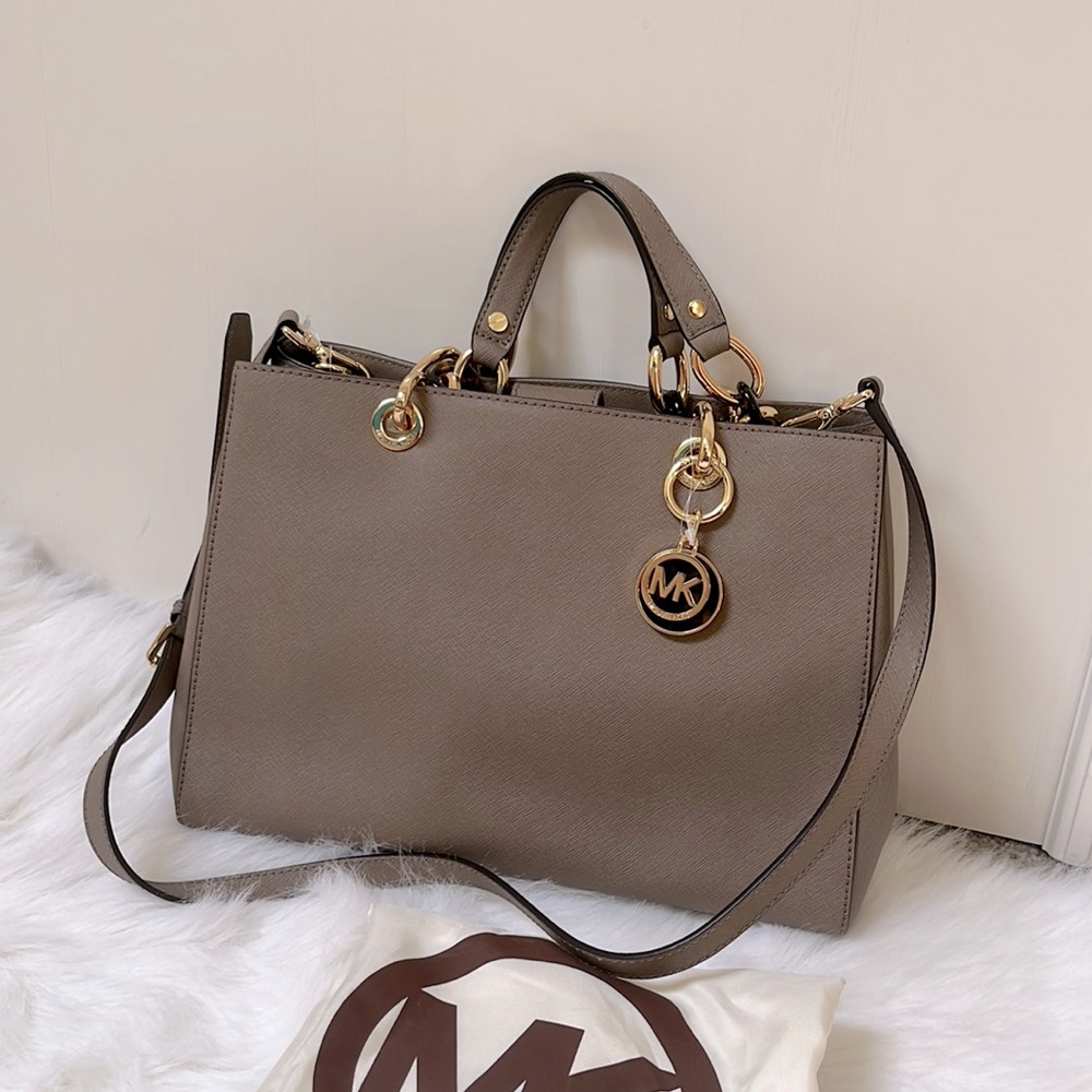 ⭐️NWT💯 Authentic Michael Kors Cynthia Medium Satchel